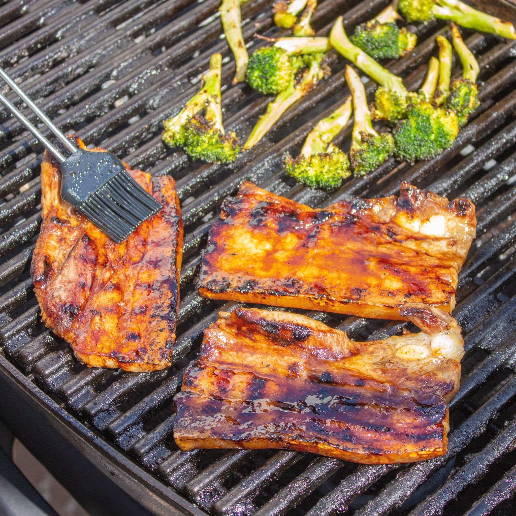 Sticky Pork Belly mit Stangenbrokkoli