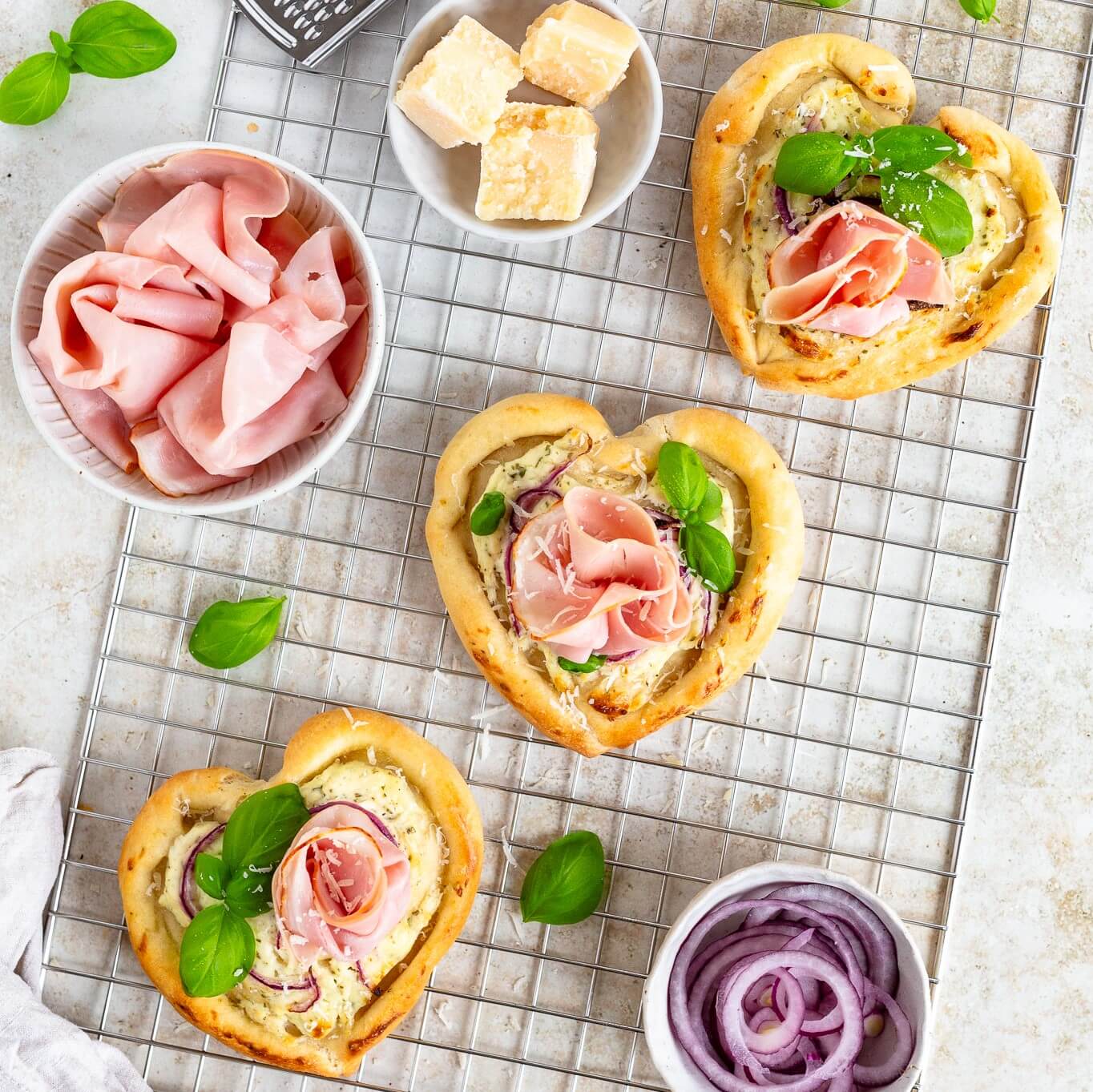 Pide-Herzen alla Carbonara
